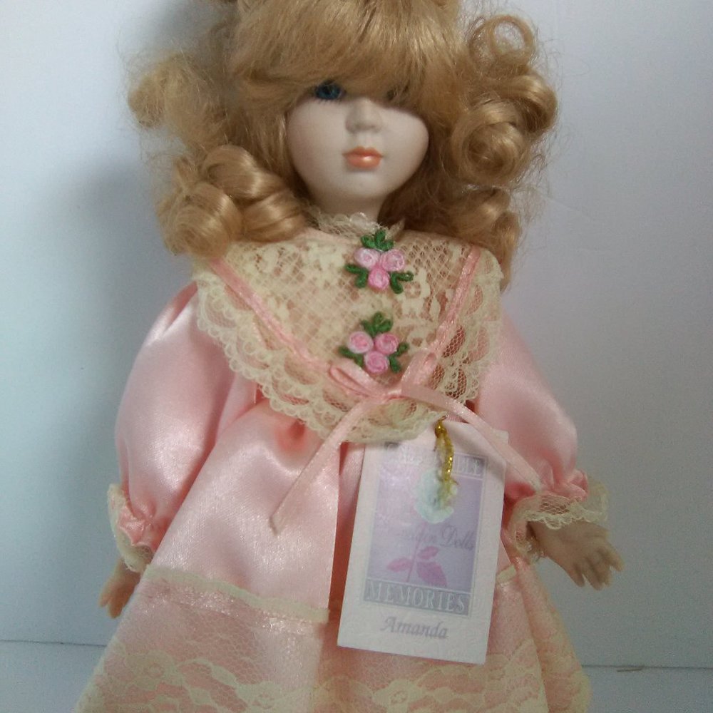 Collectibles Memories Amanda Porcelain Doll In Pink